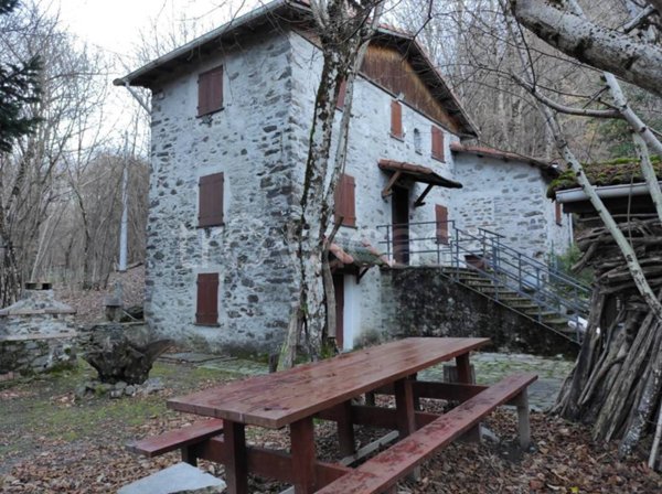 casa indipendente in vendita a Neirone