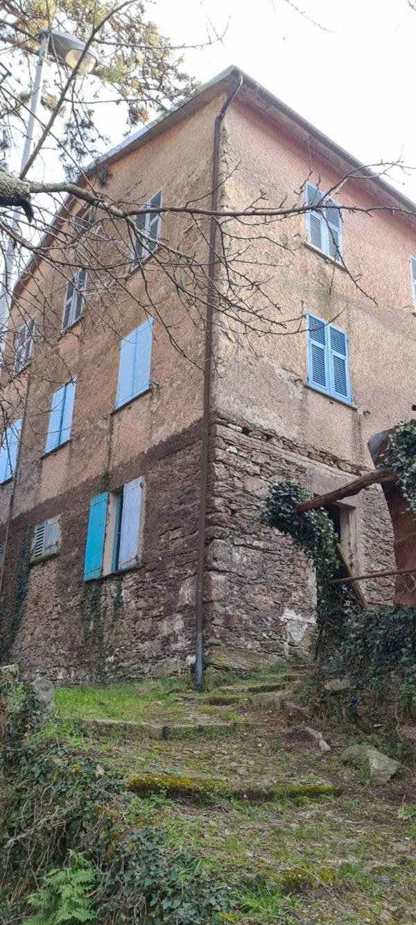 casa indipendente in vendita a Neirone in zona Corsiglia