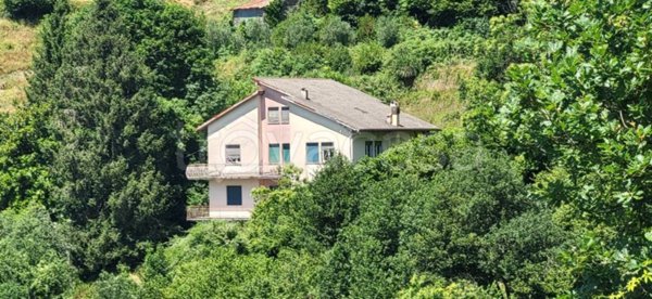 casa indipendente in vendita a Neirone in zona Acqua di Ognio