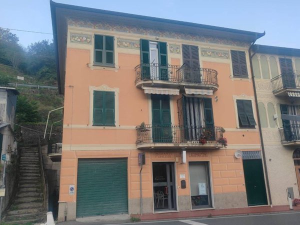 appartamento in vendita a Neirone in zona Acqua di Ognio