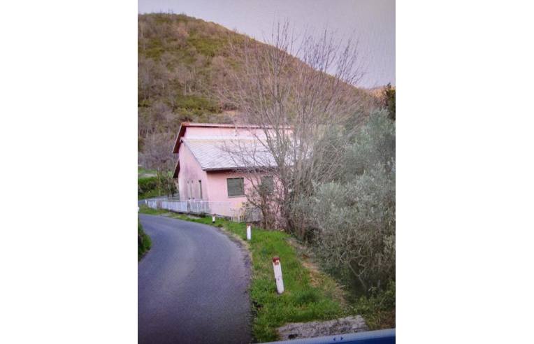 casa indipendente in vendita a Neirone