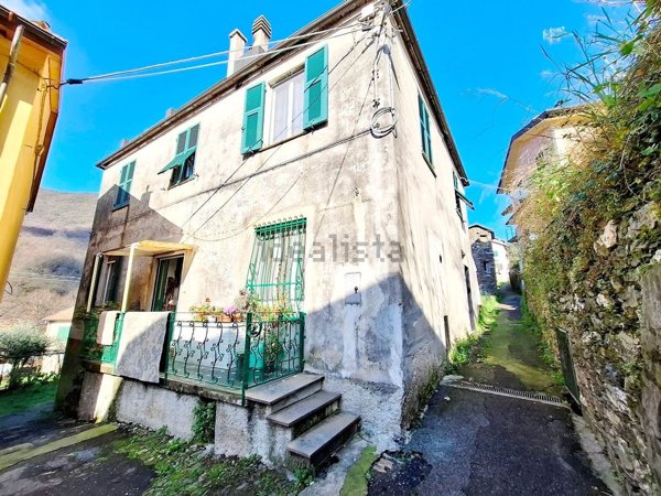 casa indipendente in vendita a Neirone