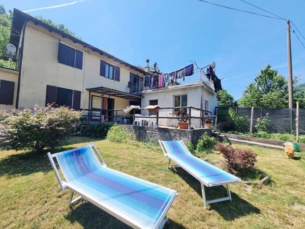 casa indipendente in vendita a Neirone