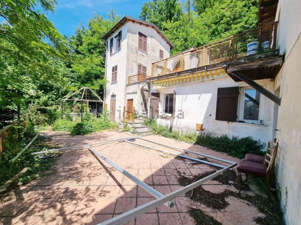 casa indipendente in vendita a Neirone in zona Acqua di Ognio
