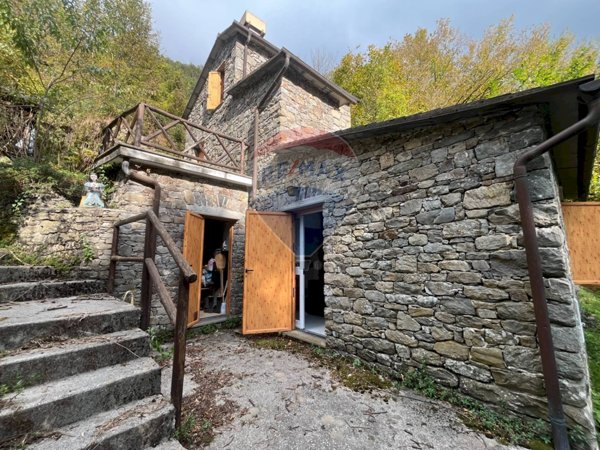 casale in vendita ad Orero in zona Isolona