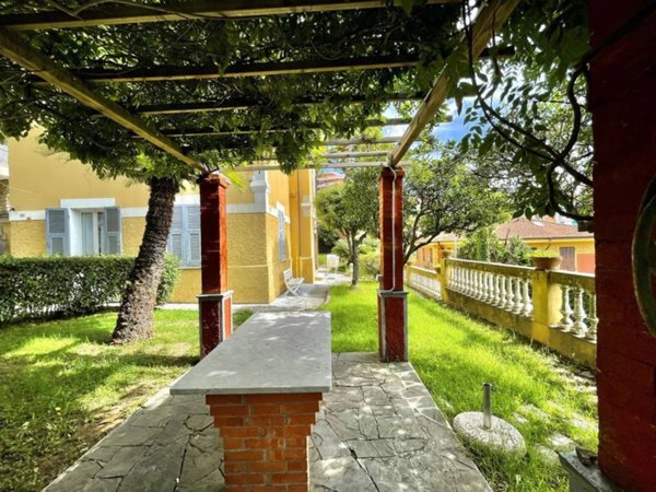 casa indipendente in vendita a Rapallo