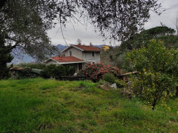 casa indipendente in vendita a Rapallo in zona San Michele di Pagana