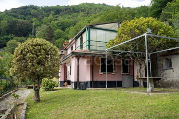 casa indipendente in vendita a Rapallo in zona Montallegro