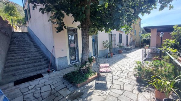 casa indipendente in vendita a Rapallo