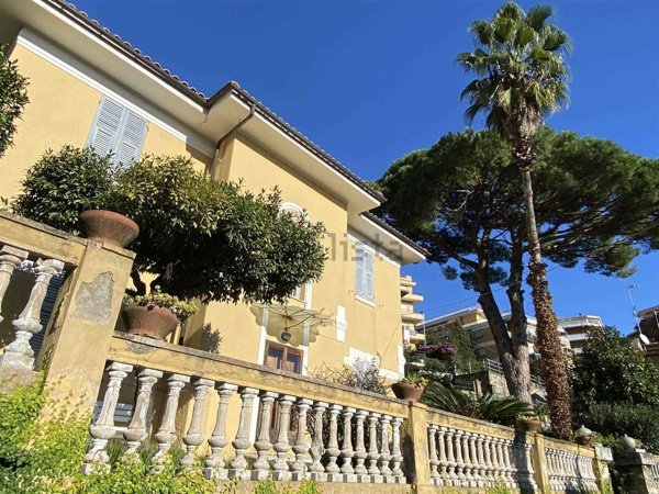 casa indipendente in vendita a Rapallo