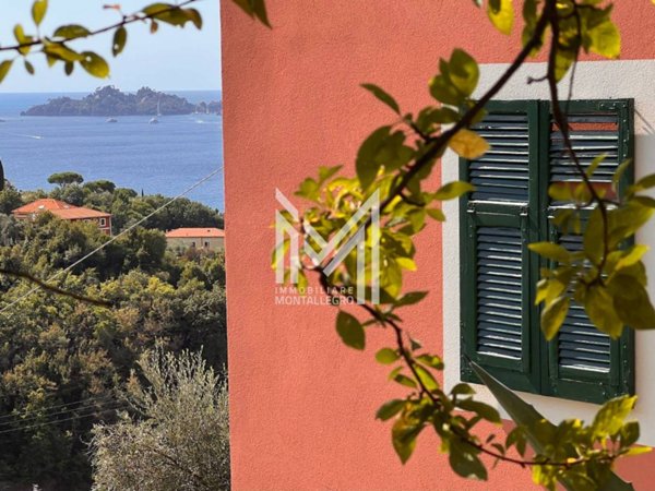 casa indipendente in vendita a Rapallo