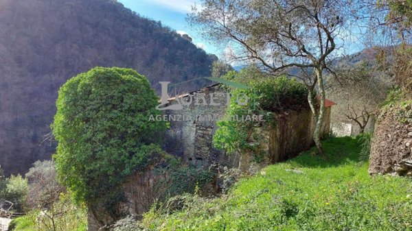 locale di sgombero in vendita a Rapallo