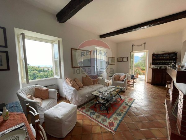 casa indipendente in vendita a Rapallo