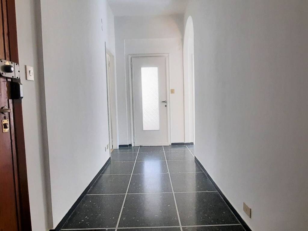 appartamento in vendita a Rapallo in zona Montallegro