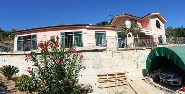 casa indipendente in vendita a Rapallo