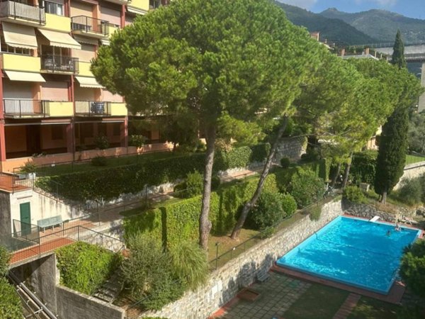 appartamento in vendita a Rapallo in zona Montallegro