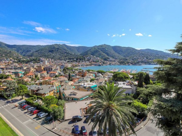appartamento in vendita a Rapallo in zona San Michele di Pagana