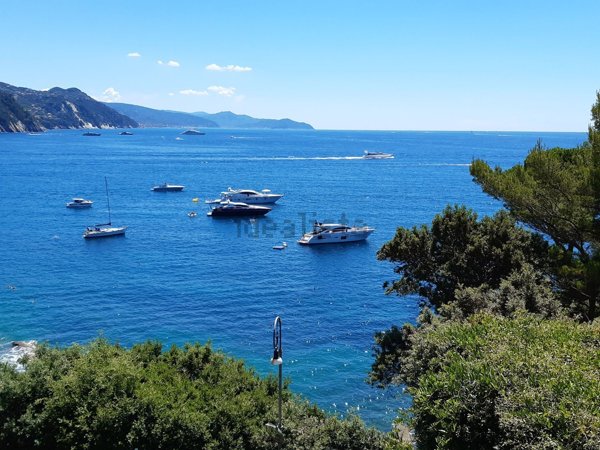 appartamento in vendita a Rapallo in zona San Michele di Pagana