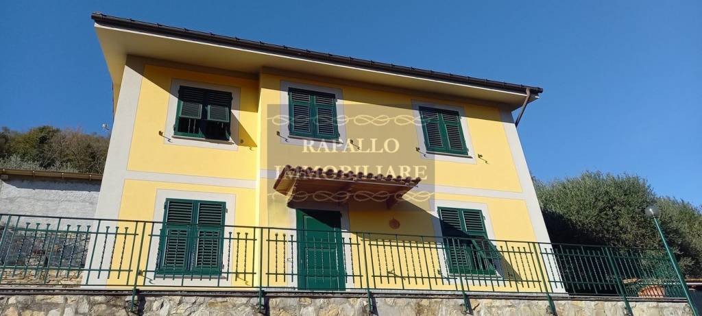 casa indipendente in vendita a Rapallo