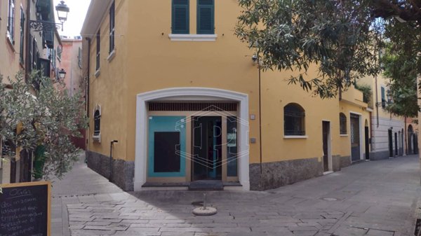 locale commerciale in vendita a Rapallo