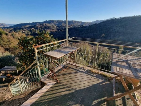 casa indipendente in vendita a Rapallo in zona San Martino di Noceto