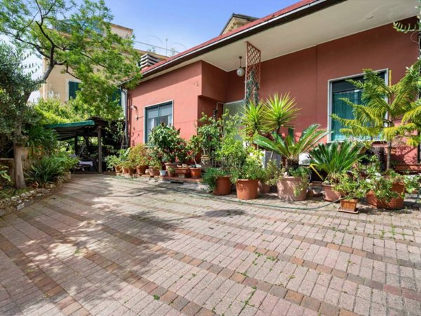casa indipendente in vendita a Rapallo in zona San Michele di Pagana