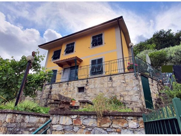 casa indipendente in vendita a Rapallo