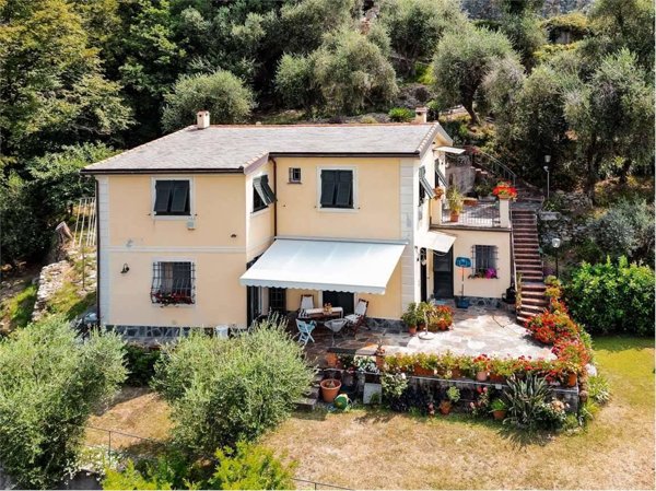 casa indipendente in vendita a Rapallo