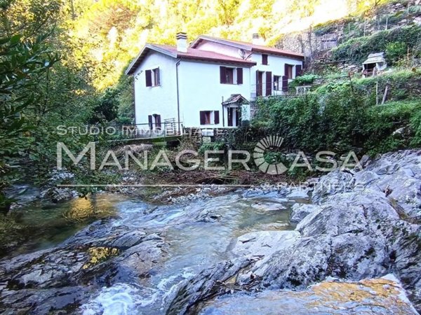 casa indipendente in vendita a Rapallo