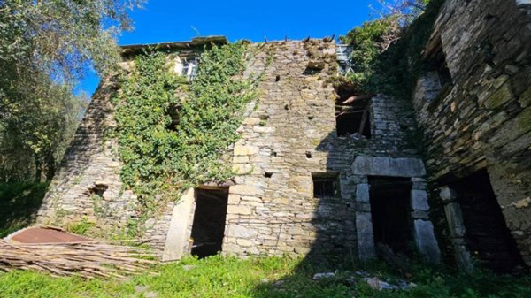 casa indipendente in vendita a Rapallo in zona Montallegro