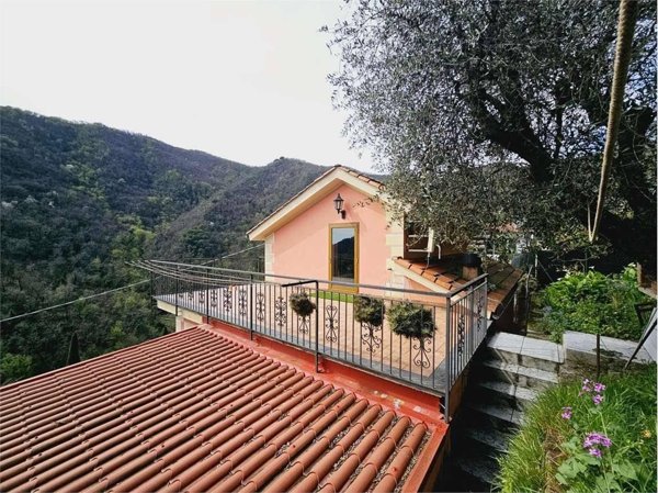 casa indipendente in vendita a Rapallo in zona Sant'Andrea di Foggia