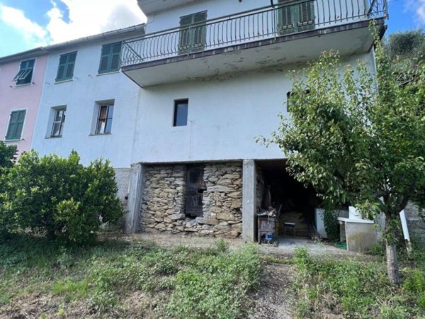 casa indipendente in vendita a Rapallo in zona Sant'Andrea di Foggia