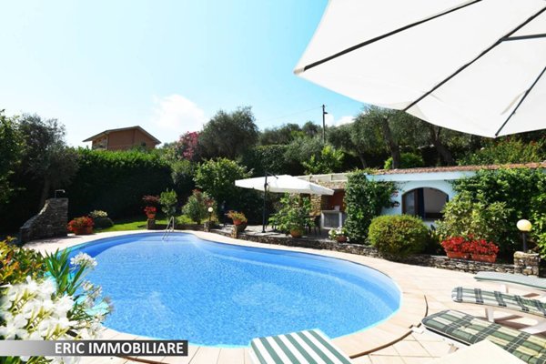 casa indipendente in vendita a Rapallo in zona San Massimo