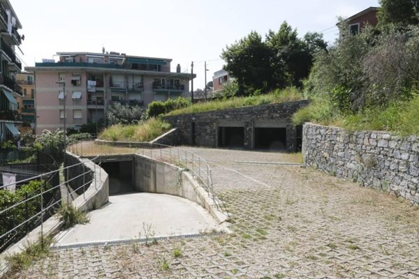 locale di sgombero in vendita a Rapallo