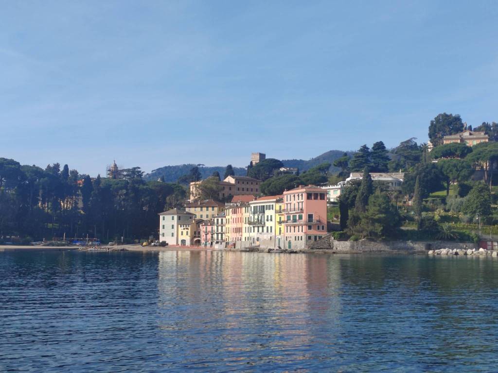 appartamento in vendita a Rapallo in zona San Michele di Pagana