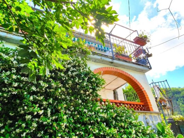 casa indipendente in vendita a Rapallo in zona Sant'Andrea di Foggia