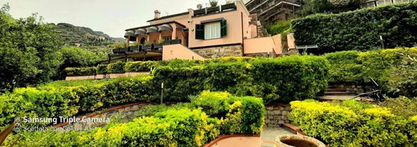 casa indipendente in vendita a Rapallo