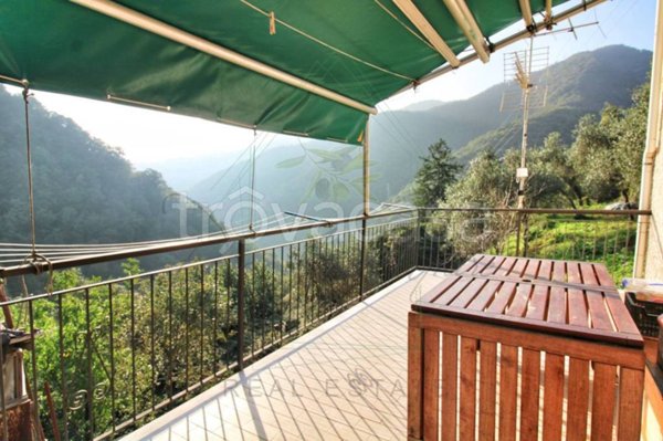 casa indipendente in vendita a Rapallo in zona Montallegro