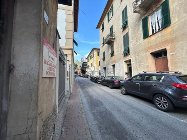 locale di sgombero in vendita a Rapallo