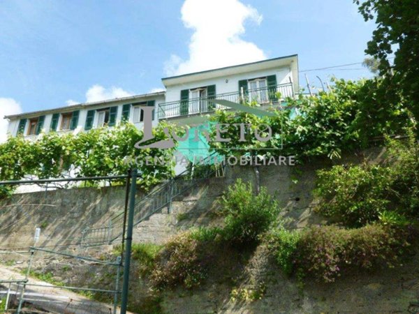 casa indipendente in vendita a Rapallo in zona Sant'Andrea di Foggia