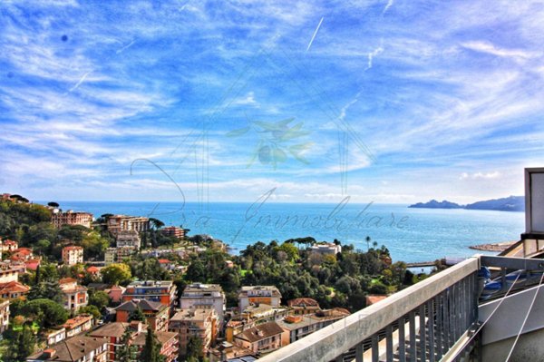 appartamento in vendita a Rapallo in zona Montallegro