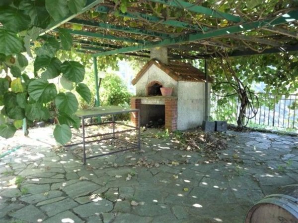 casa indipendente in vendita a Rapallo in zona San Maurizio di Monti