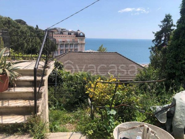 locale commerciale in vendita a Rapallo