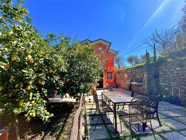 casa indipendente in vendita a Rapallo