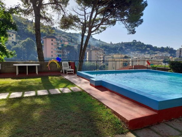 appartamento in vendita a Rapallo in zona Montallegro