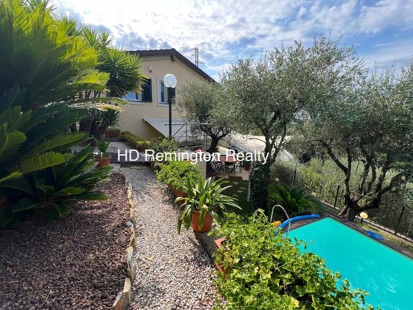 casa indipendente in vendita a Rapallo