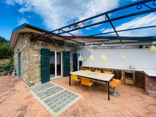 casa indipendente in vendita a Rapallo