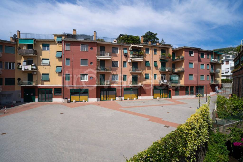 negozio in vendita a Rapallo in zona San Michele di Pagana