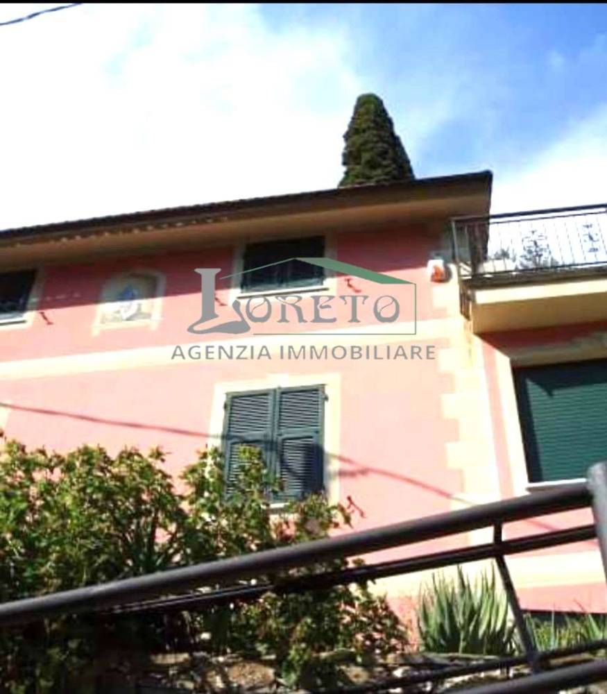 casa indipendente in vendita a Rapallo in zona Sant'Andrea di Foggia