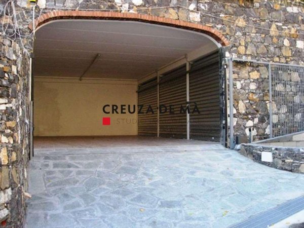 negozio in vendita a Rapallo in zona San Michele di Pagana